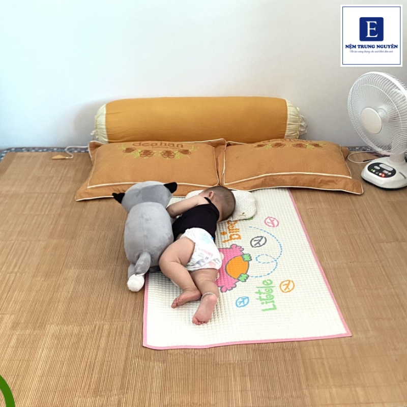 Ưu và nhược điểm của việc cho trẻ nằm chiếu