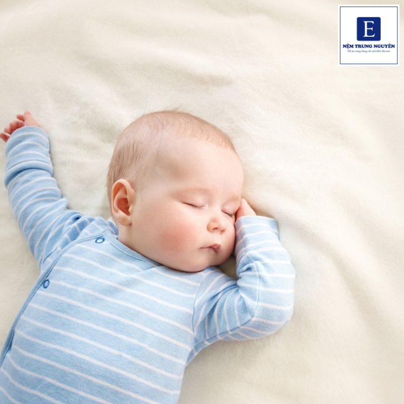 Ưu và nhược điểm của việc cho trẻ nằm nệm