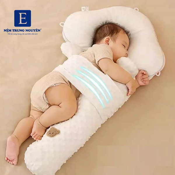 Tư thế nằm nghiêng của bé