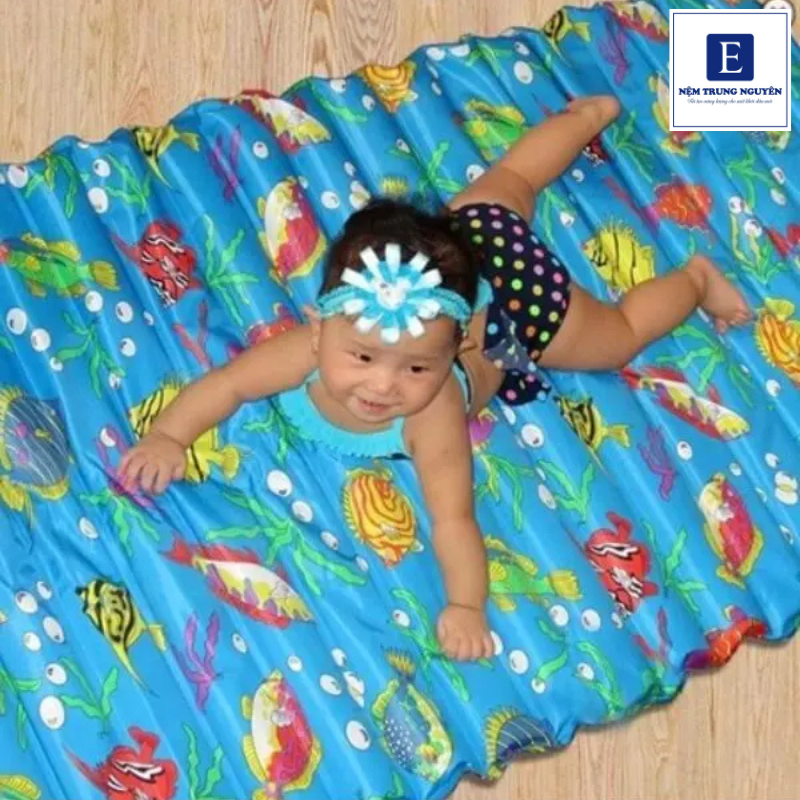 Nệm nước cho bé