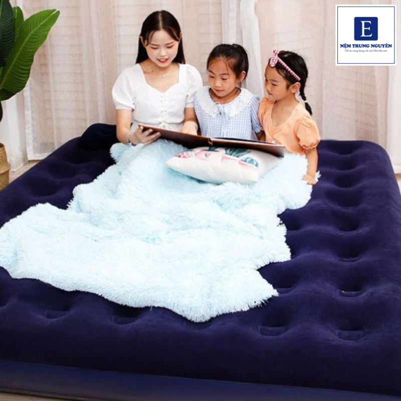 Nệm hơi gia đình thường được sử dụng làm giường ngủ tạm thời trong nhà