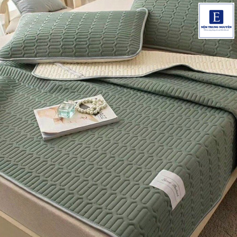 Chiếu điều hòa là dòng sản phẩm được thiết kế nhằm hỗ trợ làm mát cơ thể trong quá trình nghỉ ngơi, đặc biệt vào những ngày thời tiết nóng bức