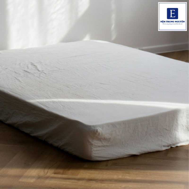 Một bề mặt nâng đỡ ổn định là yếu tố quan trọng giúp nệm foam phát huy khả năng chịu lực và mang lại cảm giác nằm chắc chắn hơn