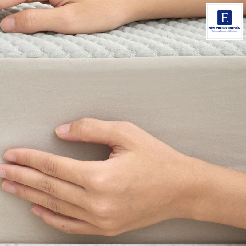 Độ cứng của nệm foam không thể thay đổi hoàn toàn, nhưng bạn vẫn có thể cải thiện cảm giác nằm bằng những giải pháp phù hợp