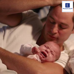 Có rất nhiều nguyên nhân dẫn đến tình trạng trẻ ngủ ngày cày đêm