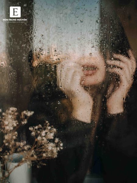 Không khí yên tĩnh hơn ngày thường vào mùa mưa 