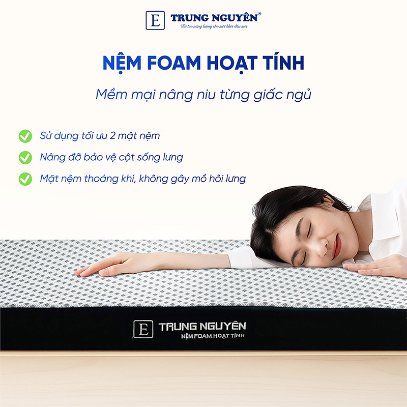 Nệm foam hoạt tính có ưu điểm vượt trội nhờ kết hợp giữa độ êm ái của foam và tính năng hỗ trợ làm sạch môi trường ngủ của than hoạt tính