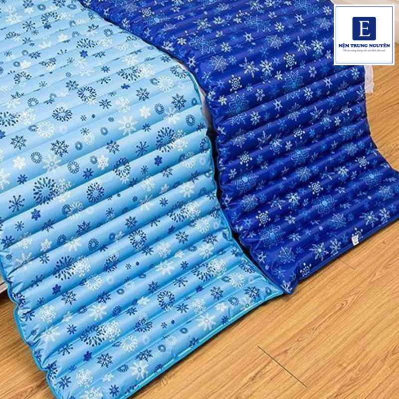 Nệm nước được đánh giá là một trong những lựa chọn đáng cân nhắc nhờ khả năng thích ứng linh hoạt với cơ thể người nằm