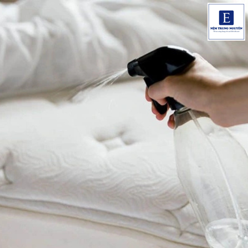 Bên cạnh việc xử lý đúng cách, bạn cũng cần tránh một số sai lầm phổ biến khi làm khô nệm cao su