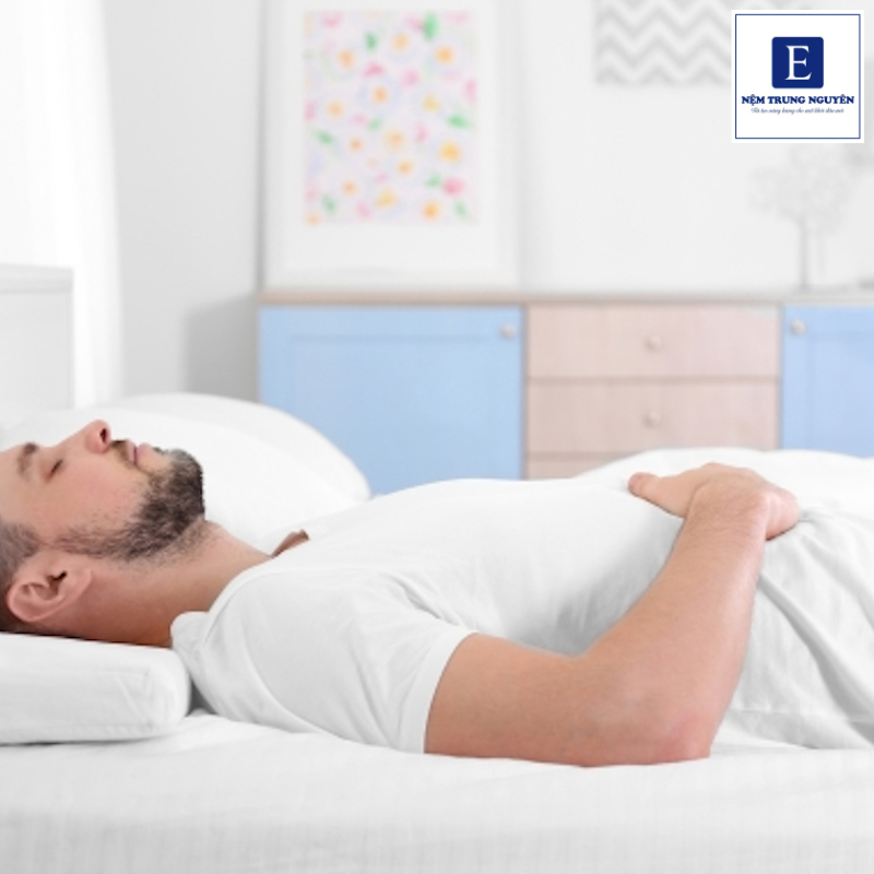 Trọng lượng cơ thể khác nhau sẽ tạo mức độ lún và cảm nhận độ cứng khác nhau trên cùng một chiếc nệm